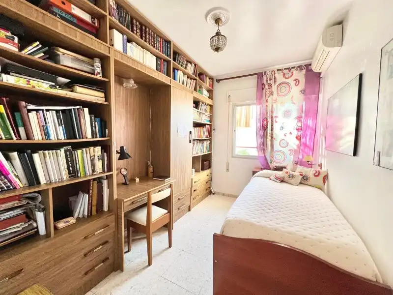 Dormitori de Casa o xalet en venda en Málaga amb Aire condicionat, Terrassa i Moblat