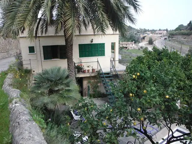 Vista exterior de Piso en venta en Estellencs