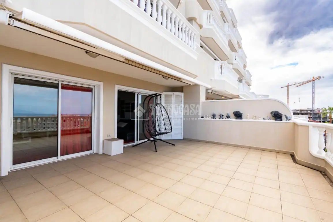 Terraza de Piso en venta en Santiago del Teide con Balcón y Piscina comunitaria