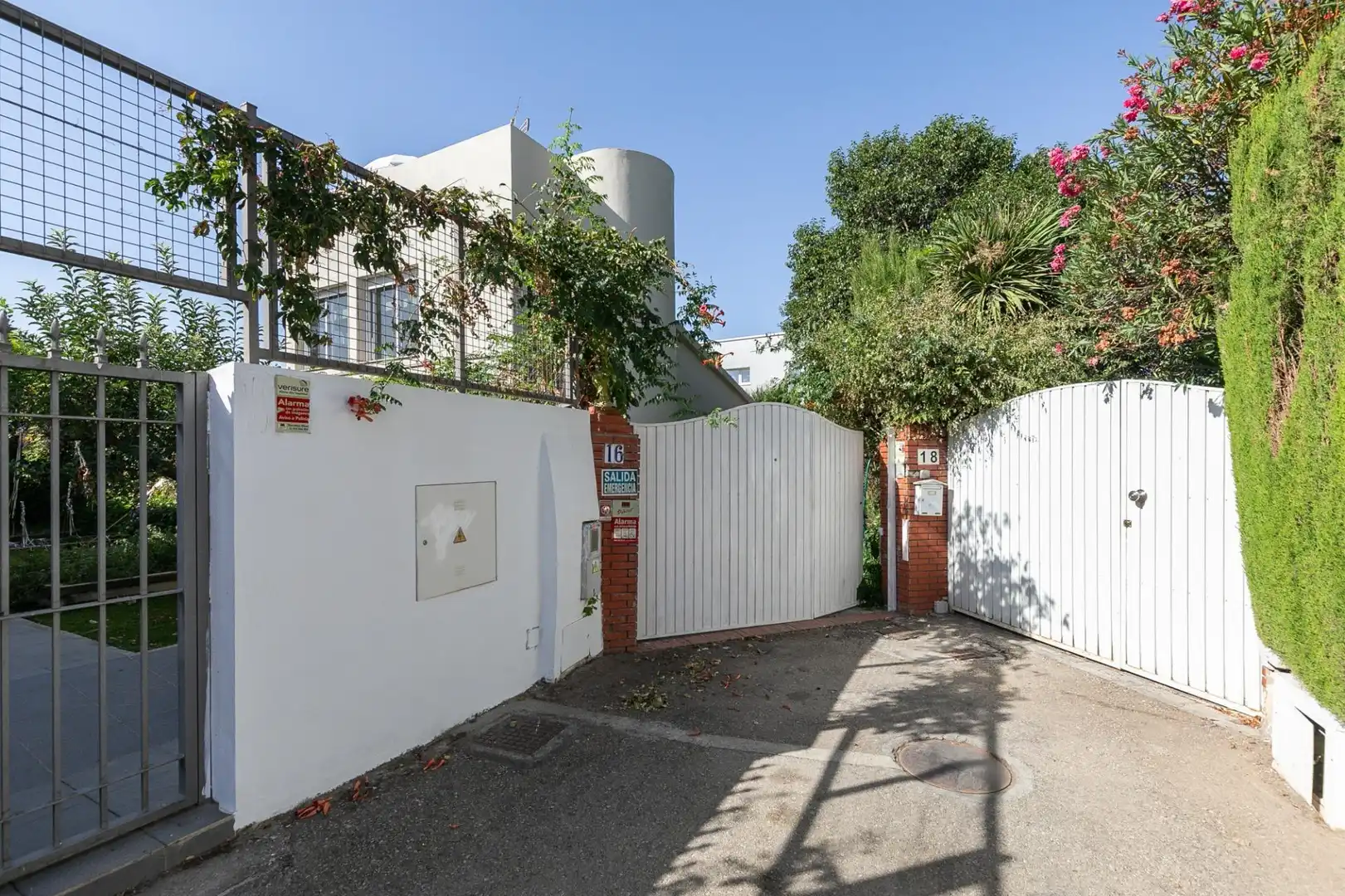Exterior view of Houses for sale in Churriana de la Vega  with Private garden, Terrace and Swimming Pool