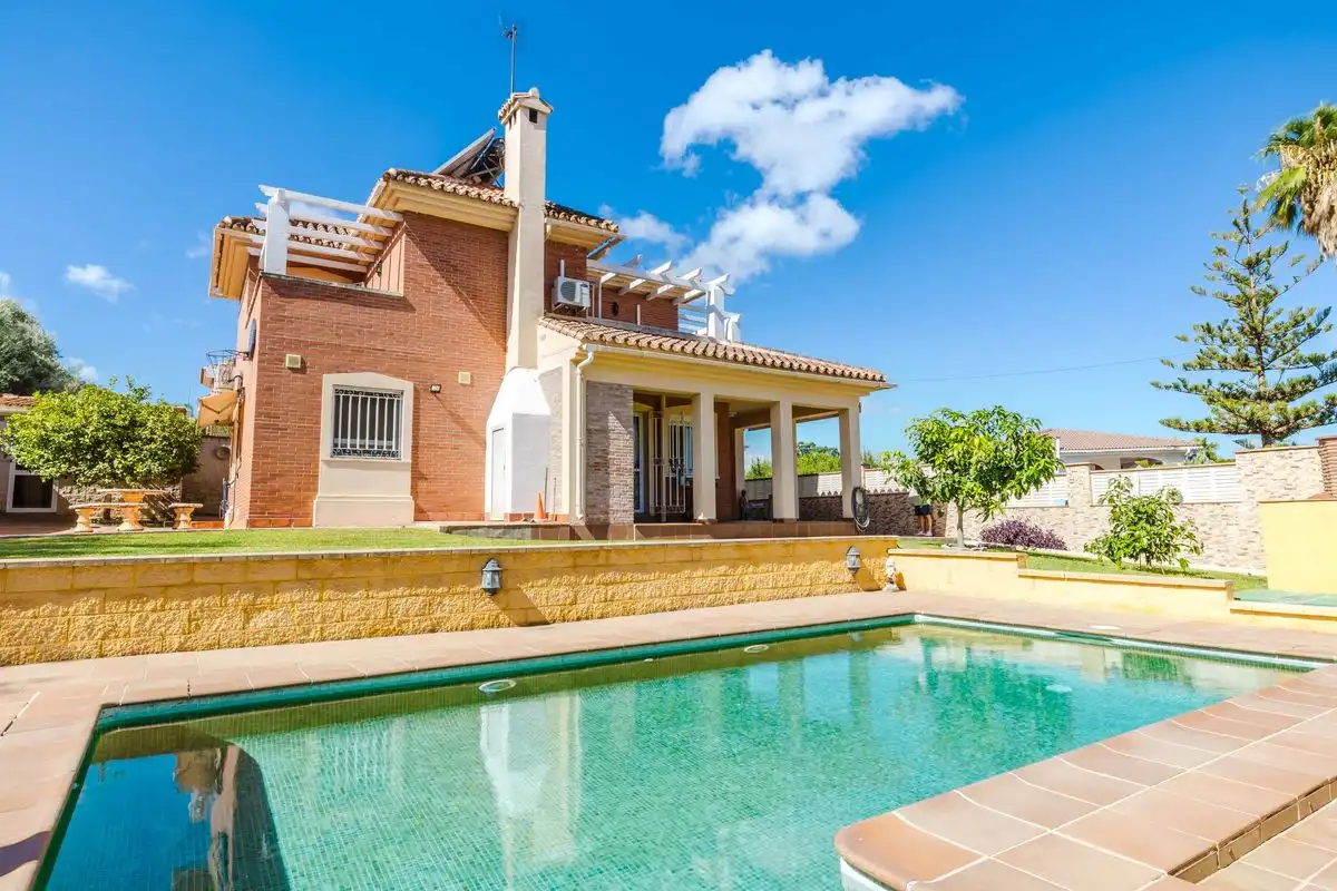 Chalet con terraza en venta en Calle el Tomillar