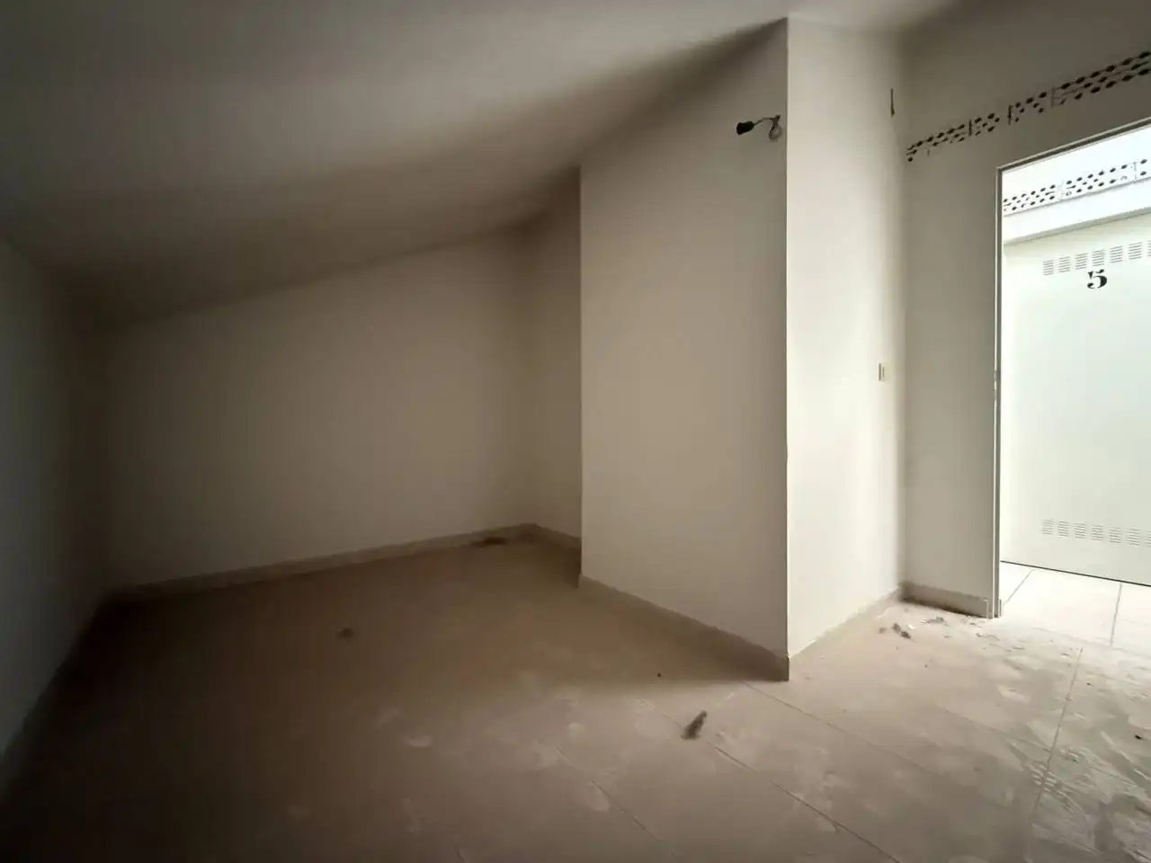 Schlafzimmer von Lagerraum zum Verkauf in Burgos