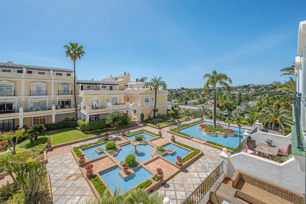 Apartament amb piscina en venda a Nueva Andalucía