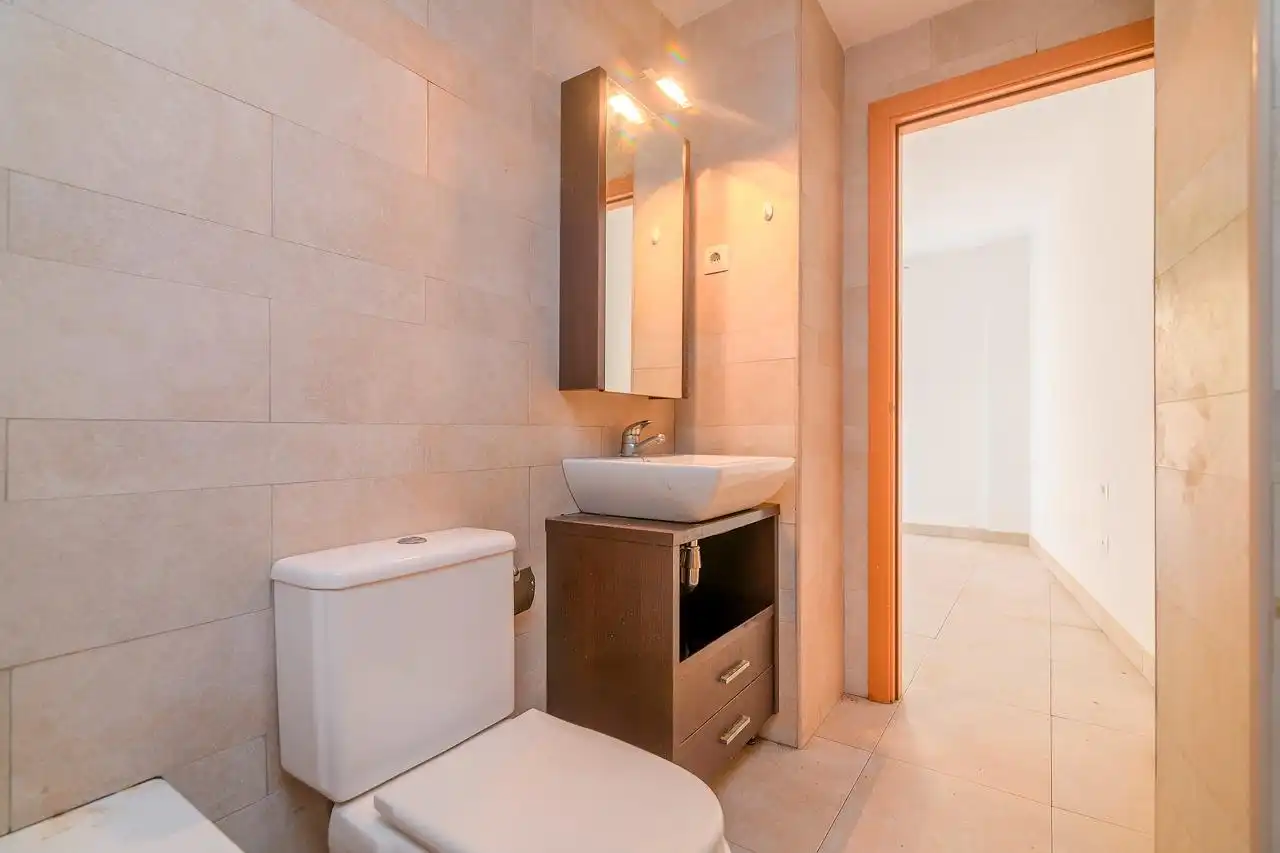 Badezimmer von Wohnung zum Verkauf in Manresa
