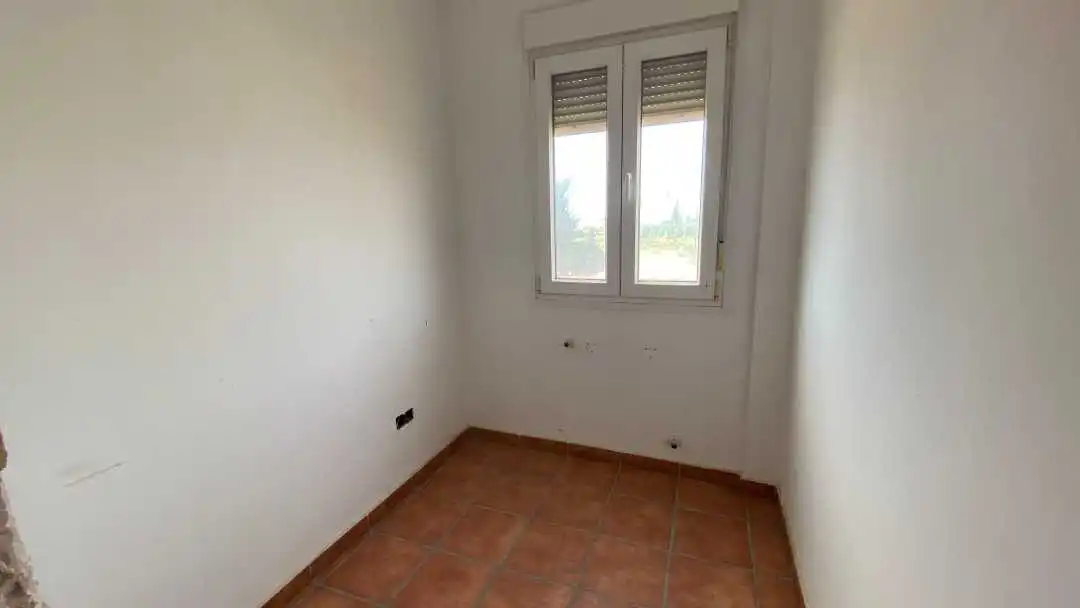 Dormitori de Casa adosada en venda en Tórtola de Henares amb Jardí privat, Terrassa i Balcó
