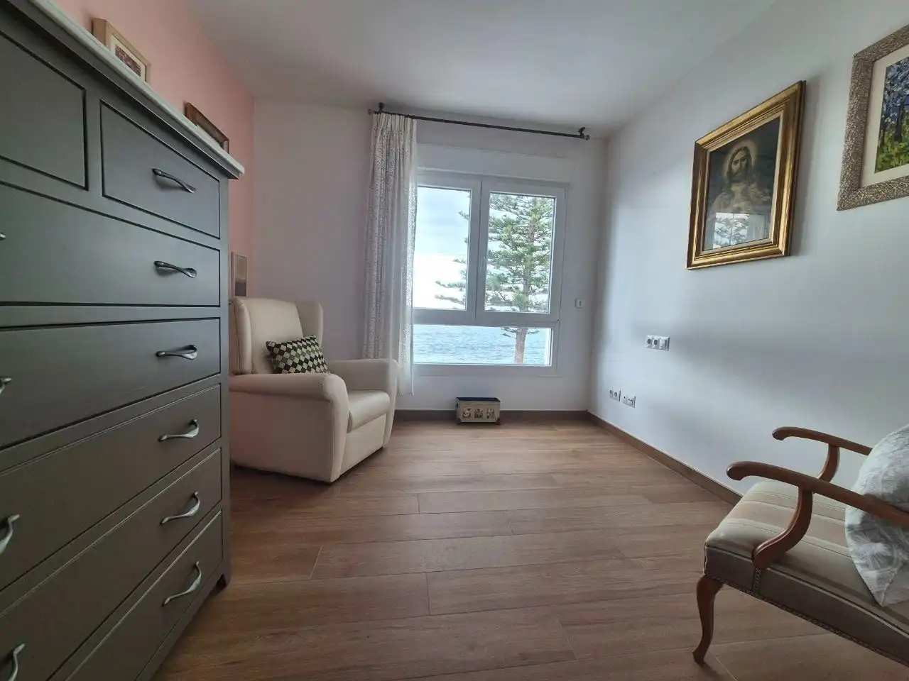 Dormitori de Casa o xalet en venda en Vélez-Málaga amb Aire condicionat, Terrassa i Moblat