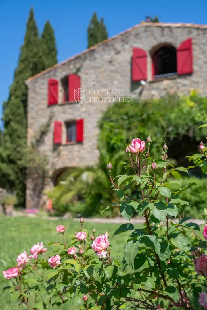 Jardín de Finca rústica en venta en Maià de Montcal con Calefacción y Piscina
