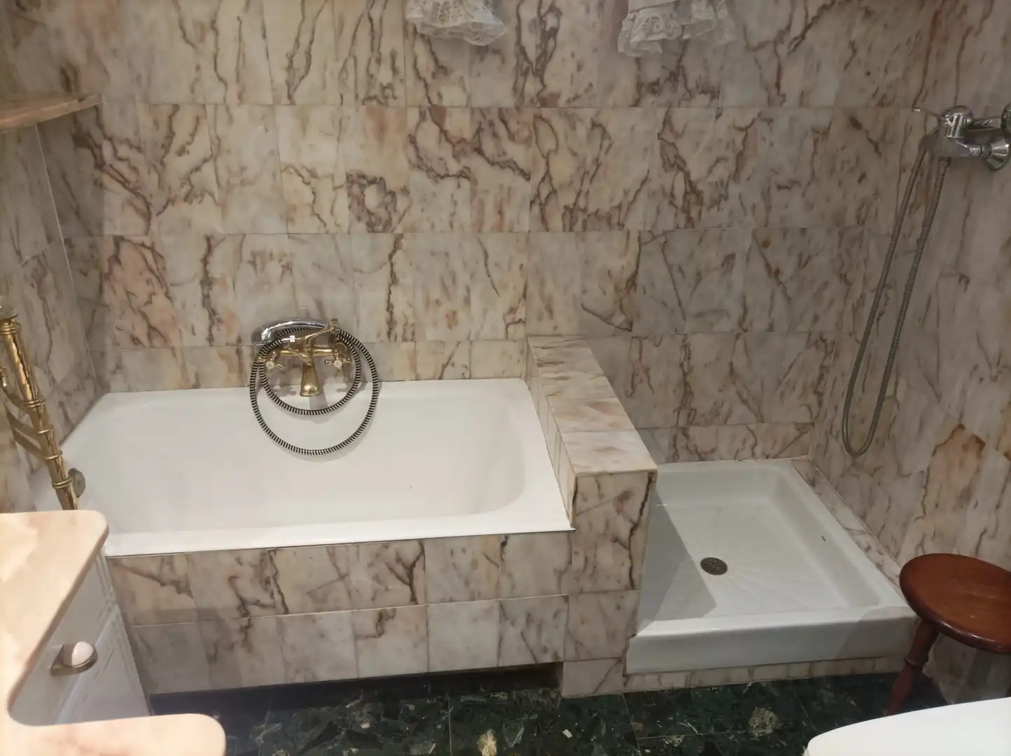 Baño de Piso en venta en Valencia con Terraza y Balcón