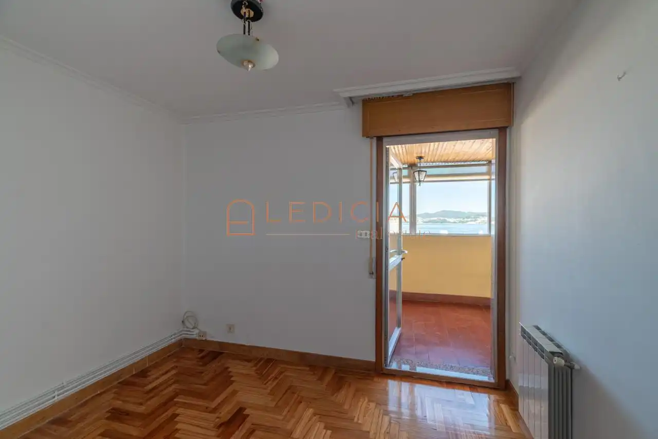 Piso en venta en García Barbón, 114, Centro - Areal
