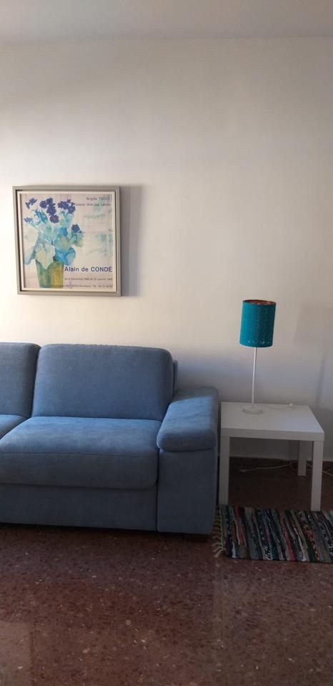 Sala d'estar de Pis de lloguer en  Sevilla Capital amb Aire condicionat, Moblat i Balcó