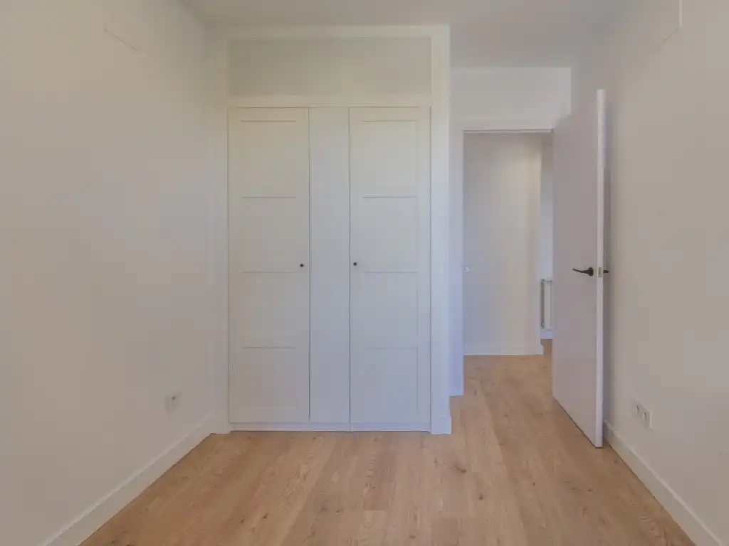 Schlafzimmer von Wohnung zur Miete in Madrid mit Klimaanlage