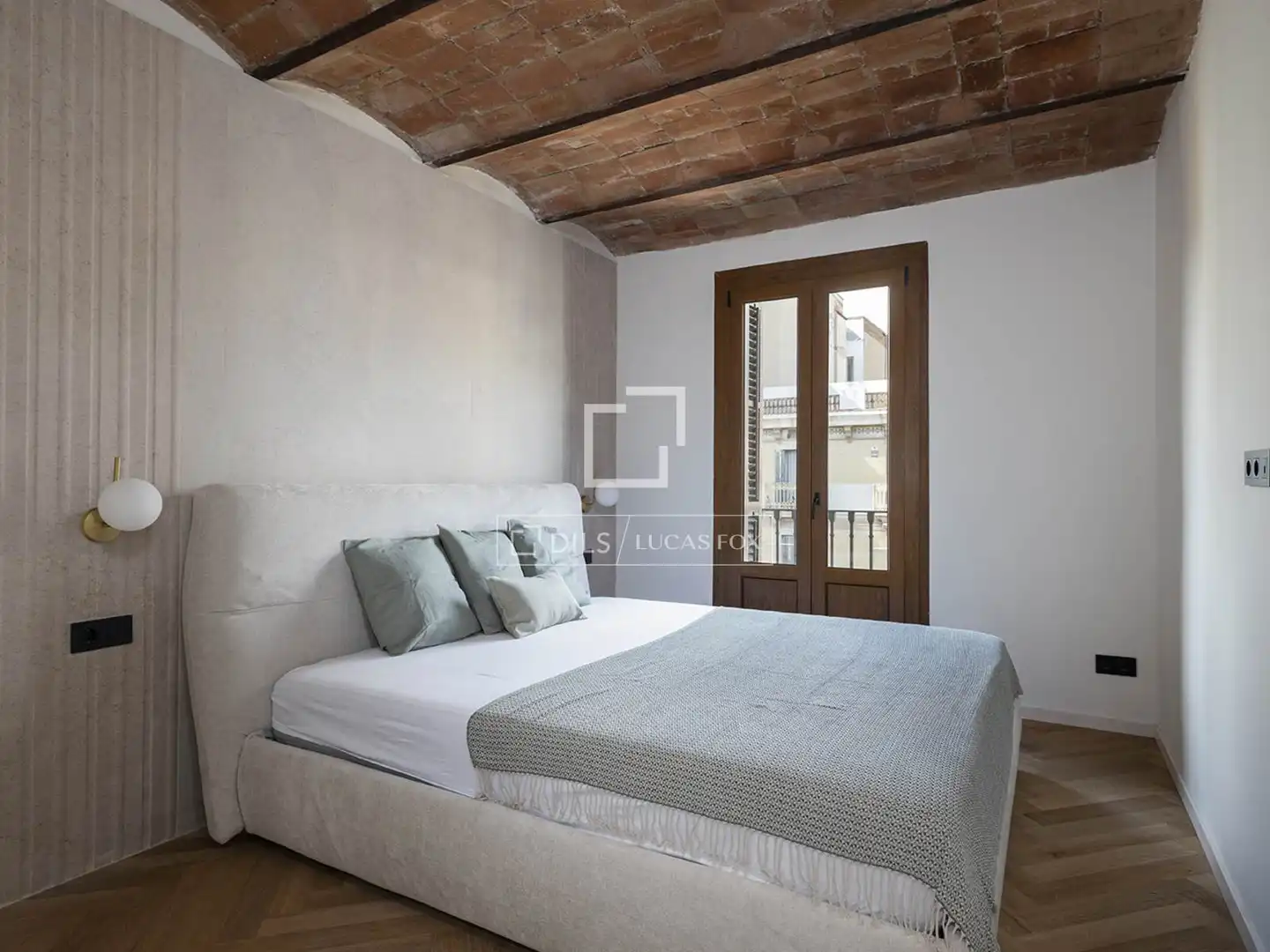 Bedroom of Flat for sale in Barcelona  with Air Conditioner, Heating and Parquet flooring