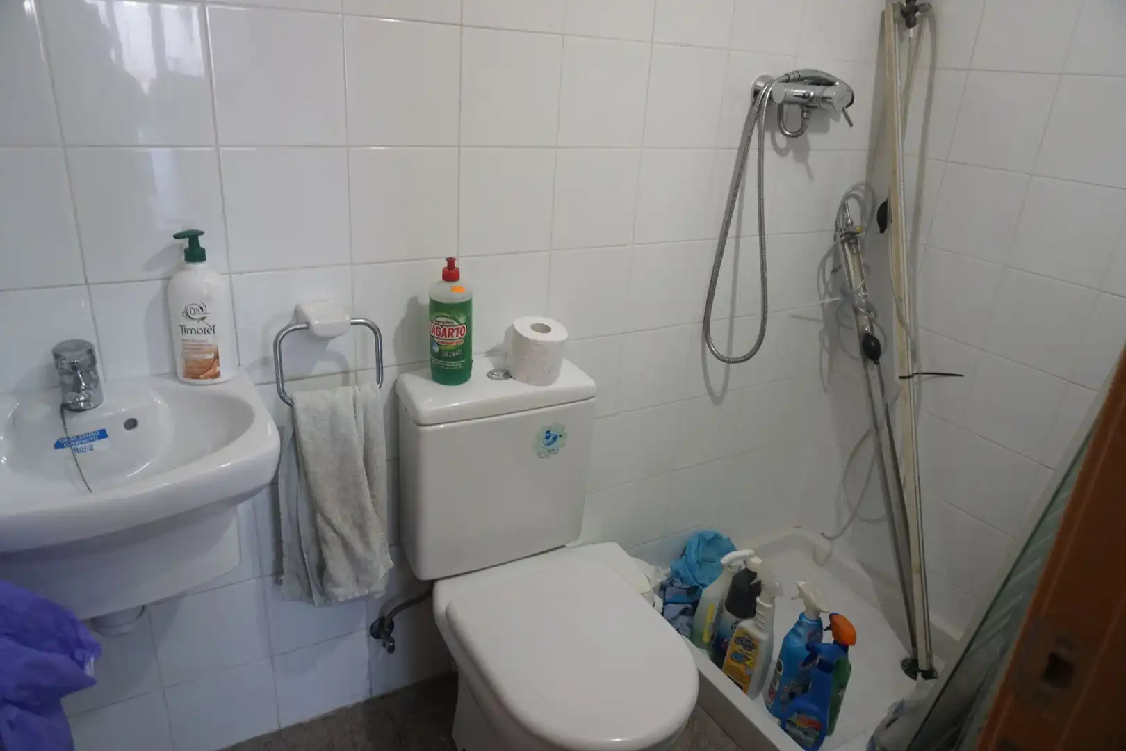 Bany de Local en venda en Molins de Rei amb Aire condicionat
