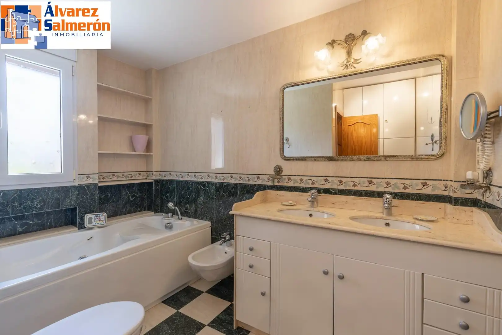 House with pool for sale in Avenida MONTEVIVE, imagen 31