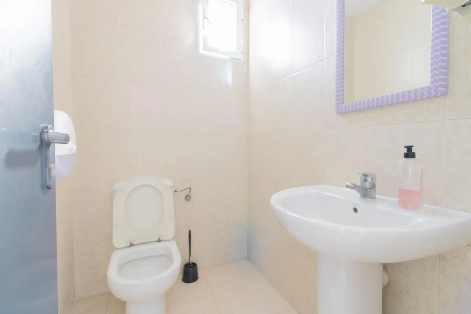 Baño de Nave industrial en venta en Sagunto / Sagunt
