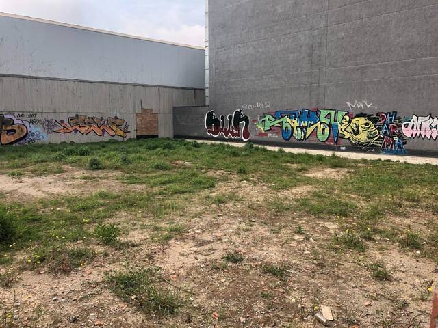 Terreno industrial en Venta en Almeda - El Corte Inglés