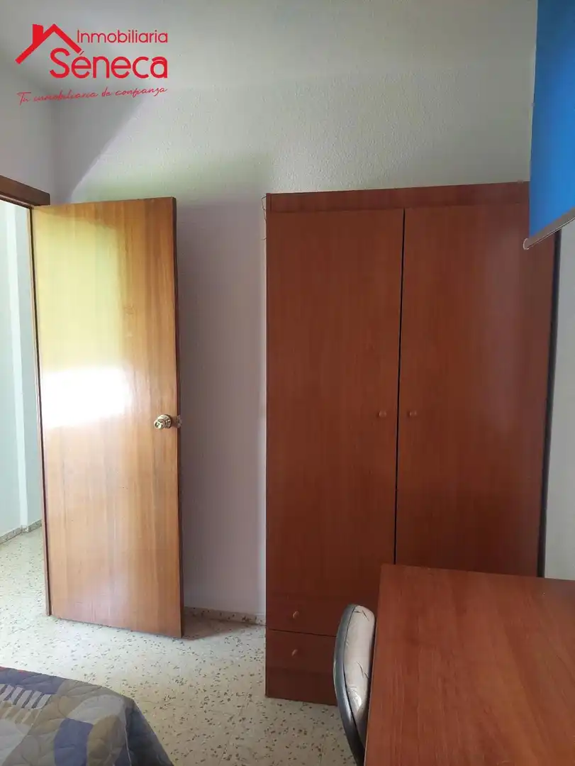 Flat for rent in DOÑA ENGRACIA, Casco Histórico - Ribera - San Basilio