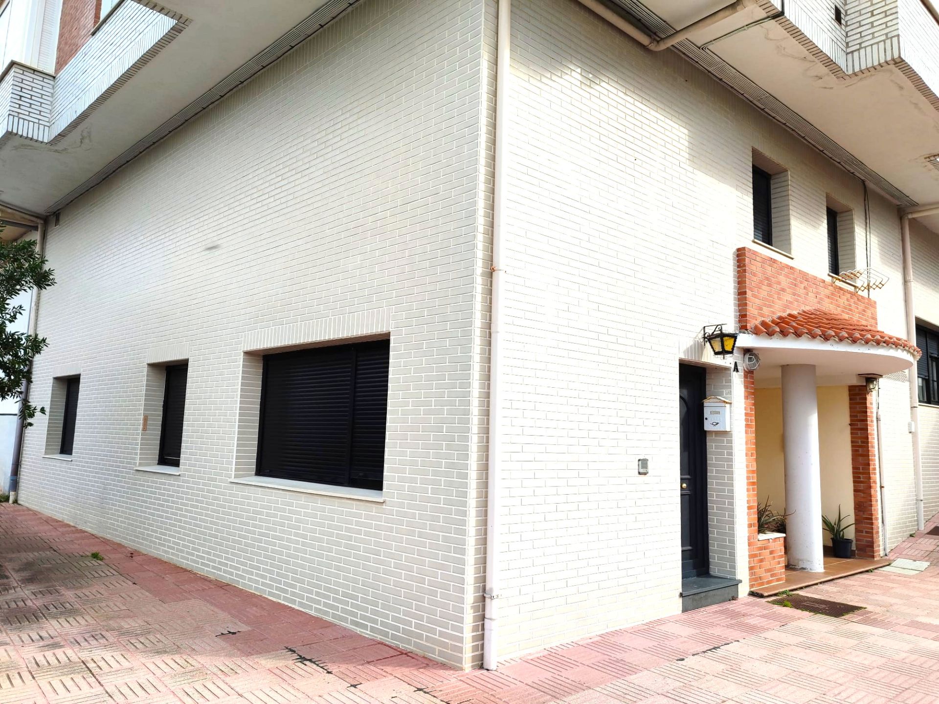 Exterior view of Duplex for sale in Castro-Urdiales  with Heating, Oven and Washing machine