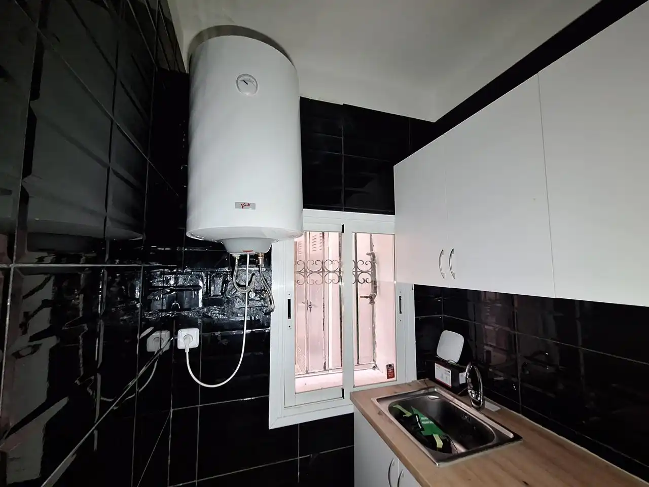Kitchen of Ground floor for sale in Madrid