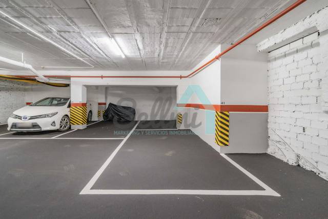 Garaje en Venta en Del General Elorza en Milán - Pumarín