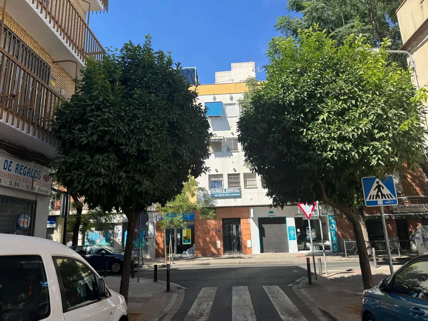 Exterior view of Houses for sale in Sevilla  with Terrace and Balcony