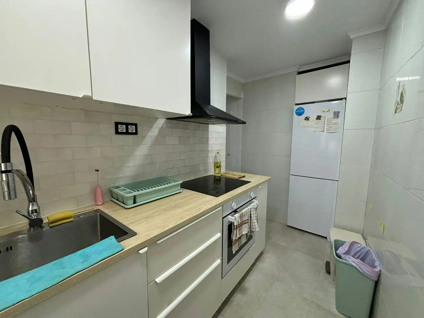 Kitchen of Flat for share in Valencia  with Furnished and Washing machine