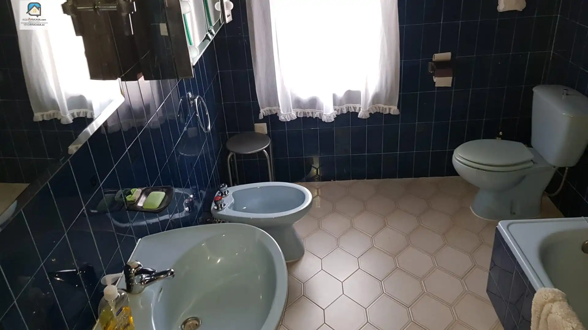 Bany de Casa o xalet en venda en Palencia amb Jardí privat, Terrassa i Piscina
