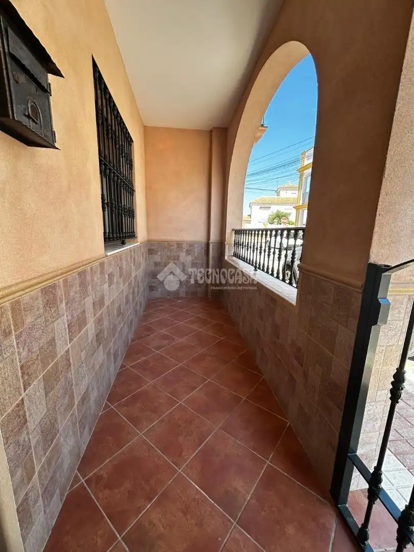 Casa adosada en venta en Alcalá del Río con Aire acondicionado