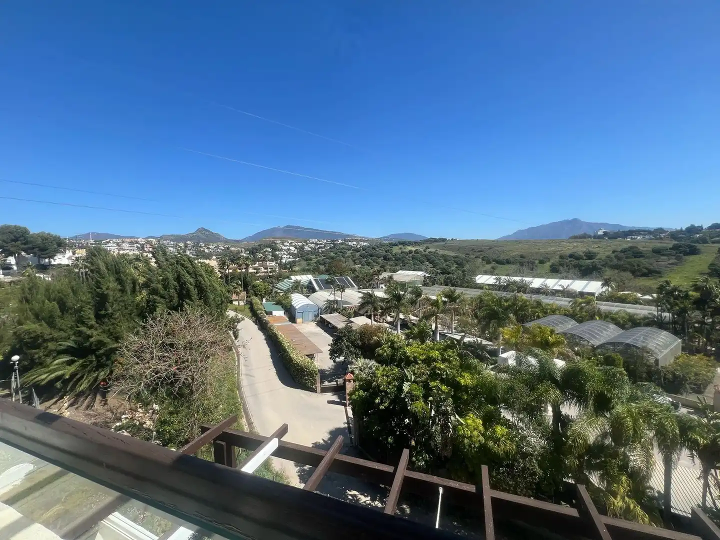 Außenansicht von Maisonette zum Verkauf in Estepona mit Klimaanlage, Terrasse und Abstellraum