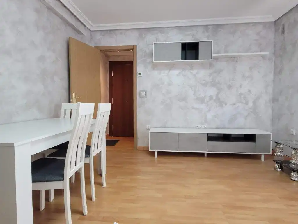 Dining room of Flat for rent in Medina del Campo  with Heating, Furnished and Oven