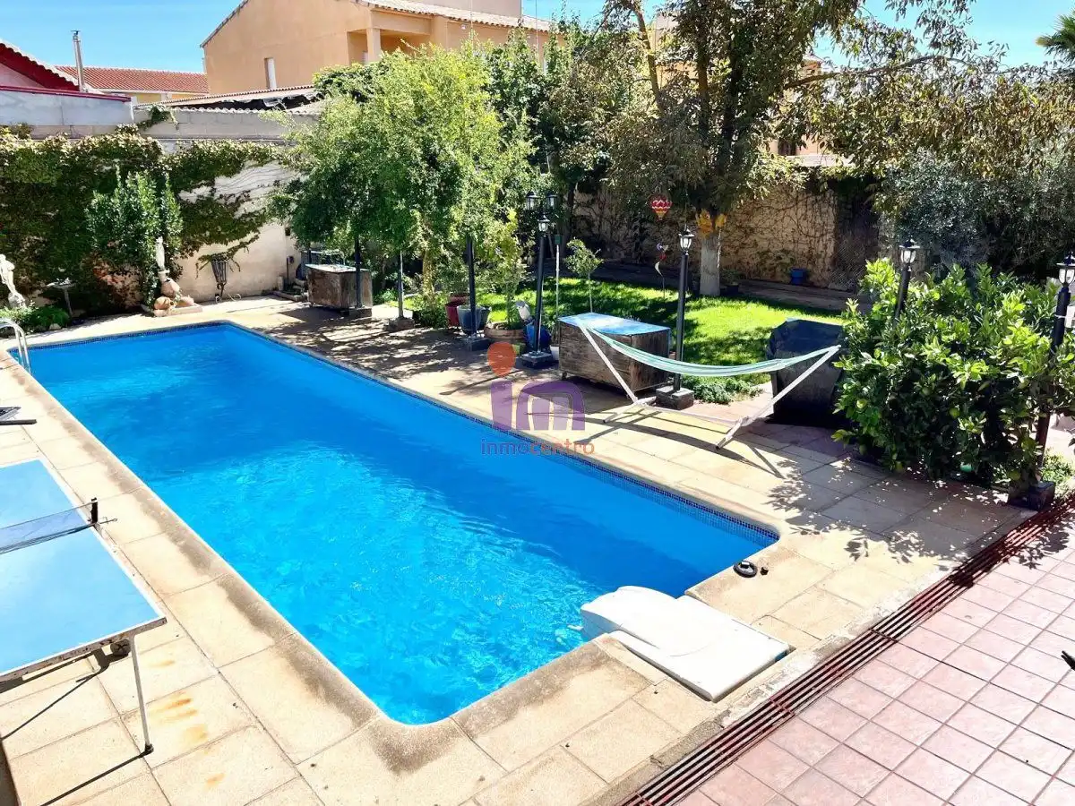 Casa con piscina en venta en Valdepeñas, imagen 3