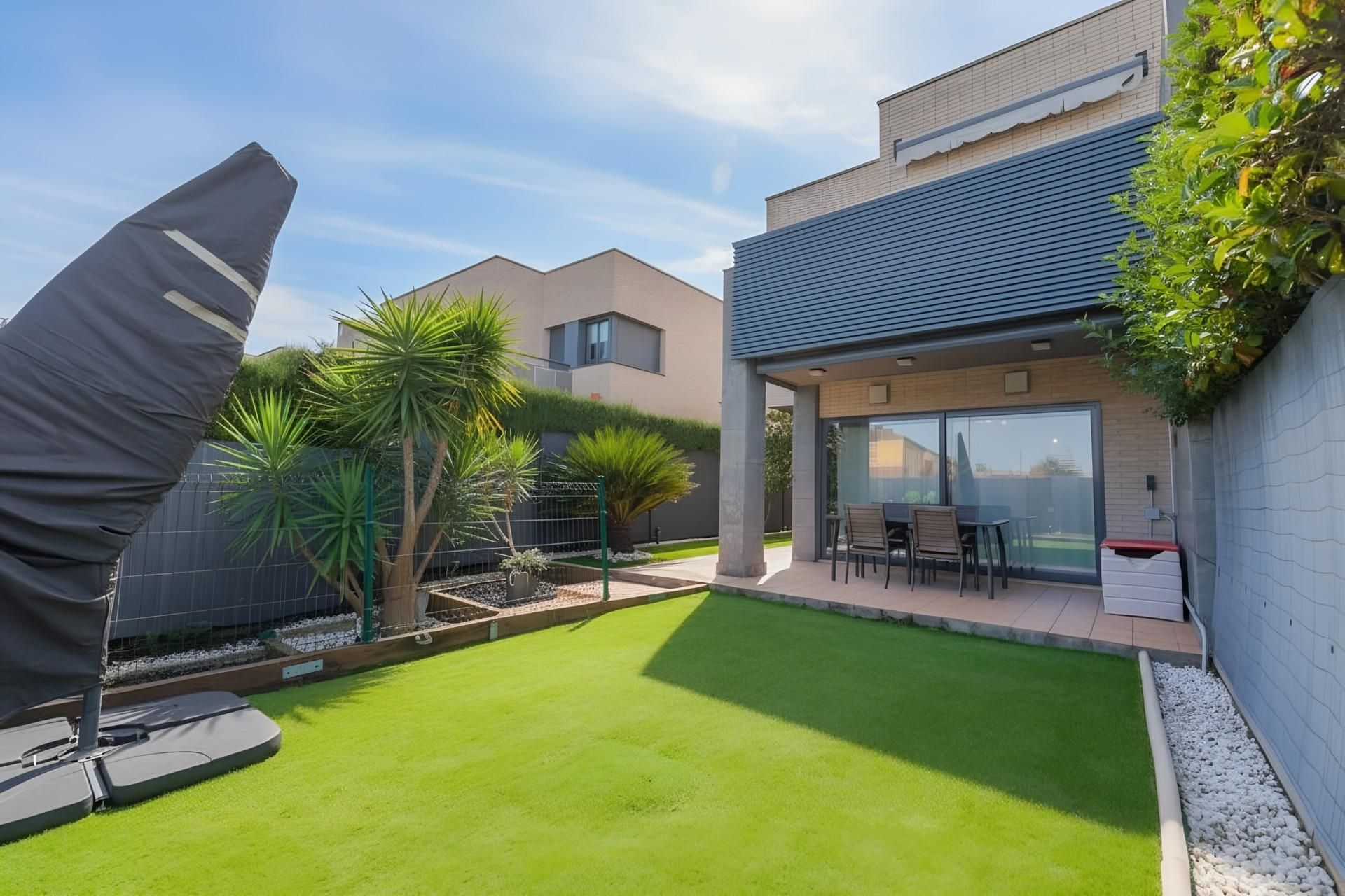 Jardí de Casa adosada en venda en Cambrils amb Jardí privat, Terrassa i Balcó