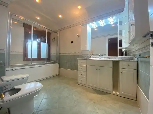 Bathroom of Houses for rent in Boadilla del Monte  with Air Conditioner, Private garden and Storage room