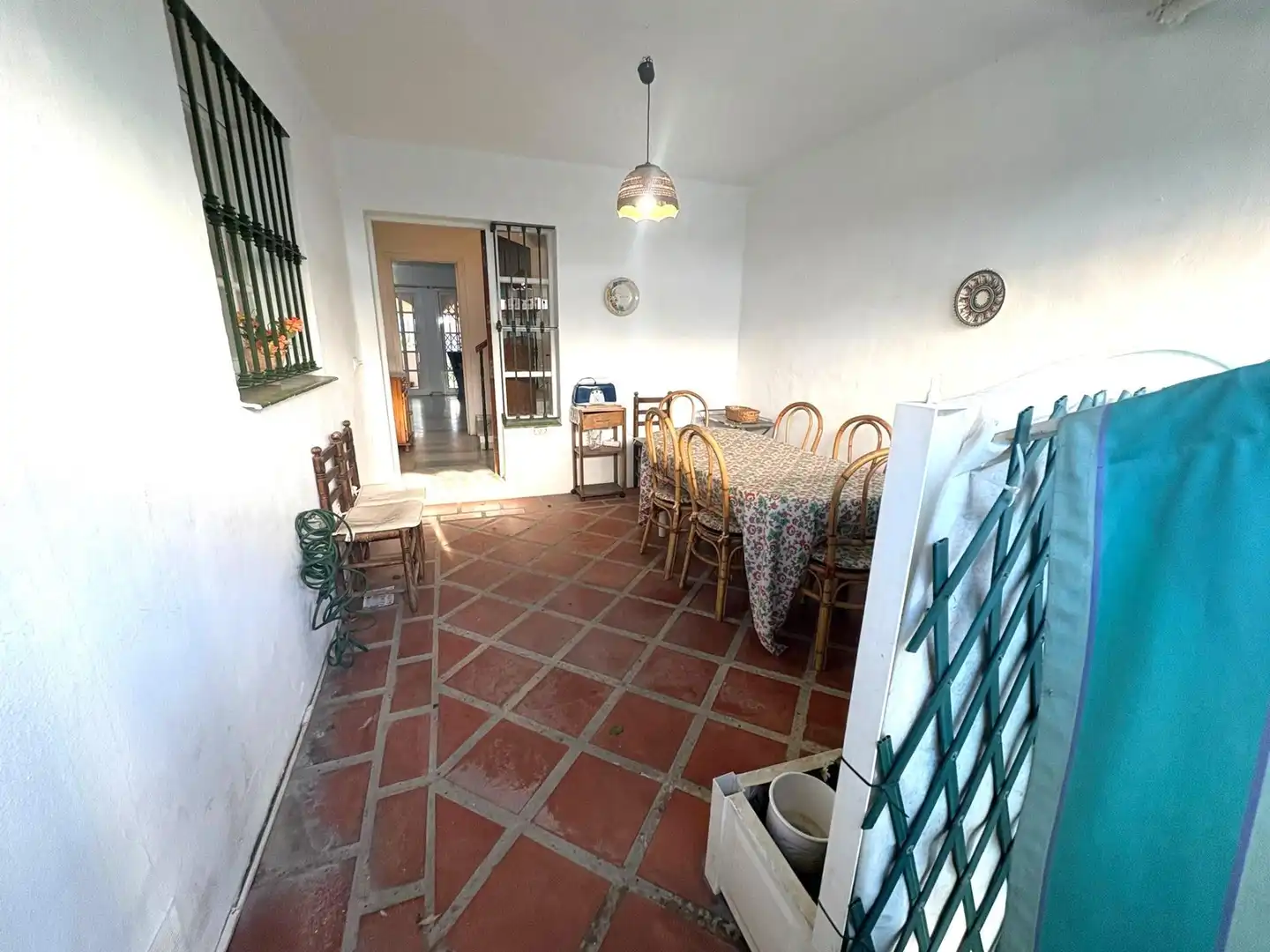 Menjador de Casa adosada en venda en Fuengirola amb Aire condicionat, Jardí privat i Terrassa
