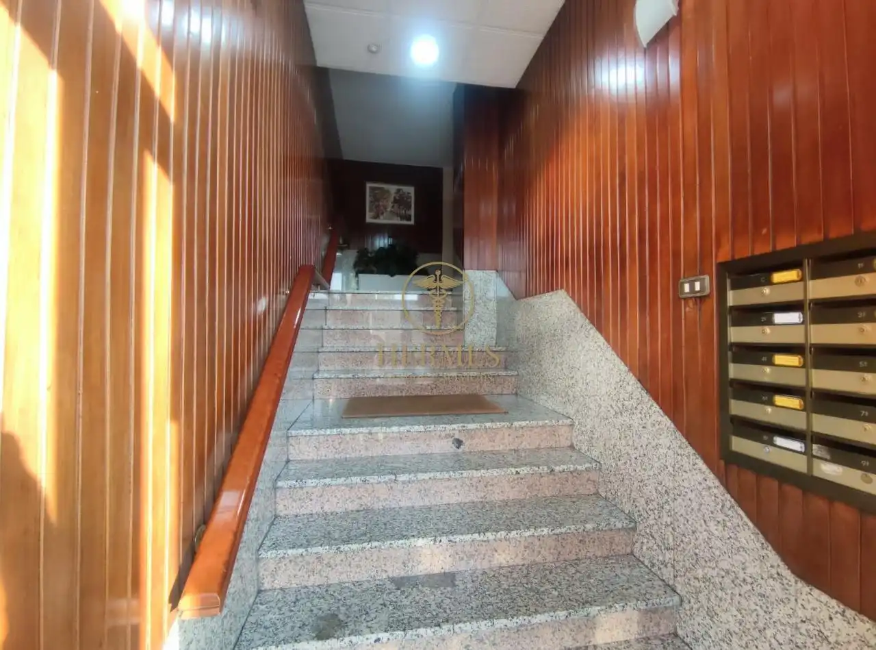 Piso en venta en Vigo  con Calefacción, Parquet y Terraza