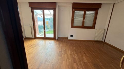 Foto 2 de Casa adosada en venda a Cm de la Viesca, La Fresneda, Siero