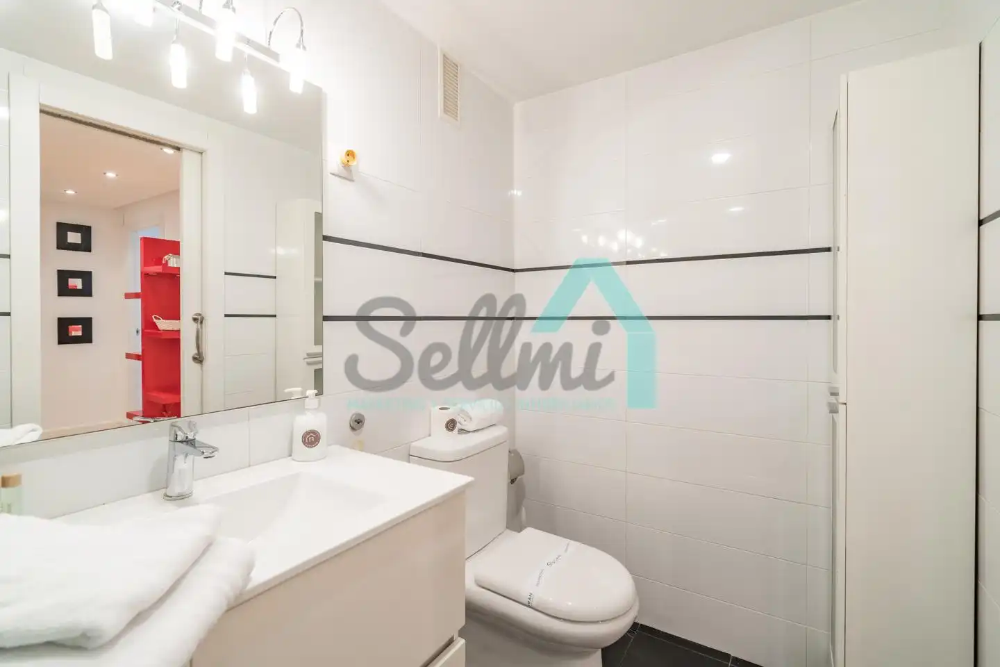 Baño de Piso de alquiler en Oviedo  con Calefacción y Amueblado