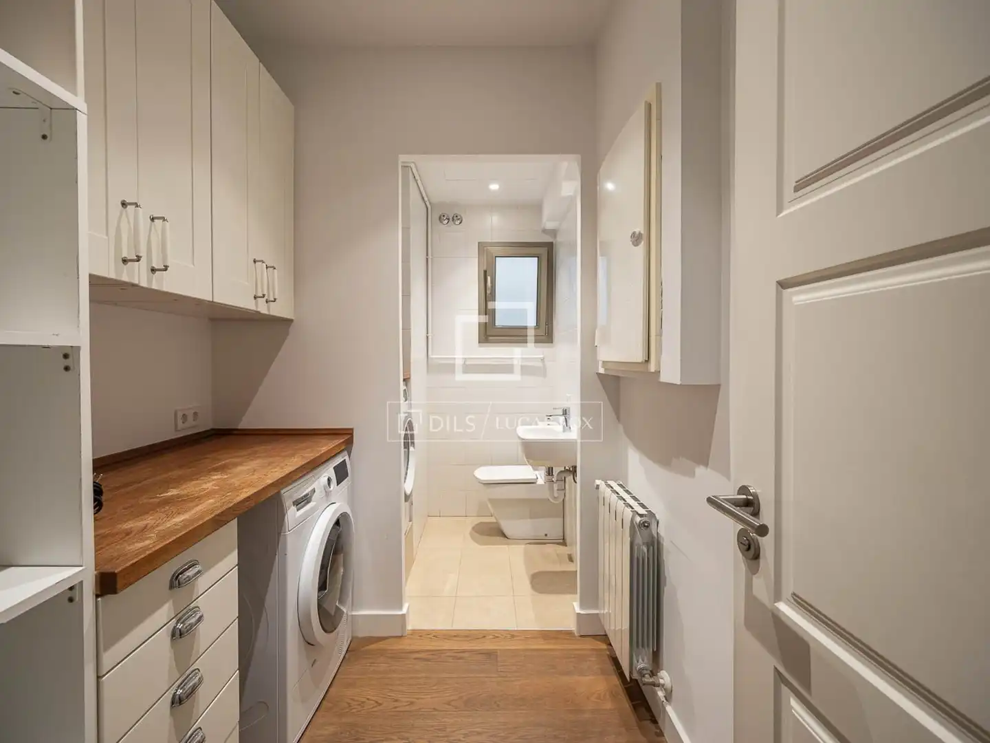 Badezimmer von Dachboden zum Verkauf in Barcelona mit Klimaanlage, Terrasse und Balkon