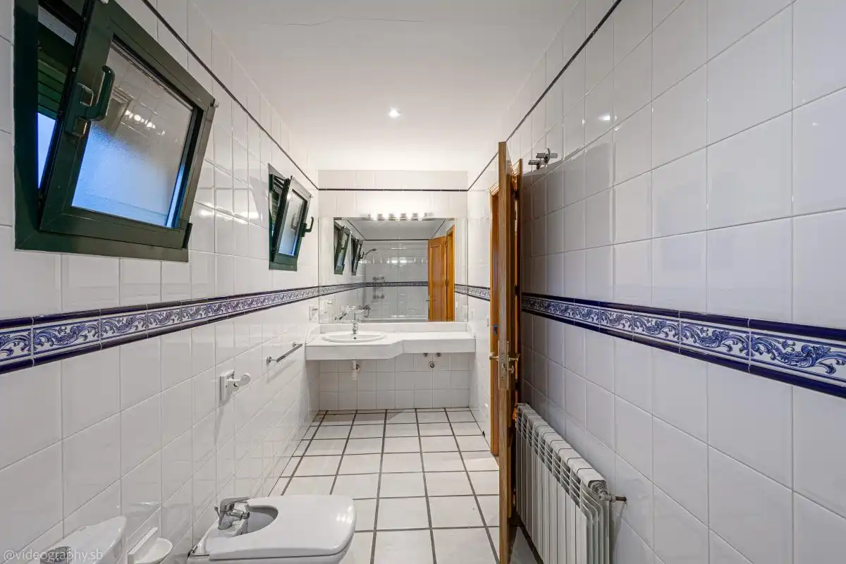 Baño de Casa o chalet en venta en Morata de Tajuña con Aire acondicionado, Calefacción y Jardín privado
