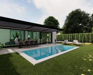 Piscina de Casa adosada en venda en Matadepera amb Jardí privat i Piscina