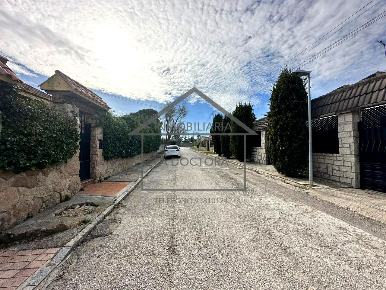 Vista exterior de Casa o xalet en venda en Navalcarnero amb Calefacció, Jardí privat i Piscina