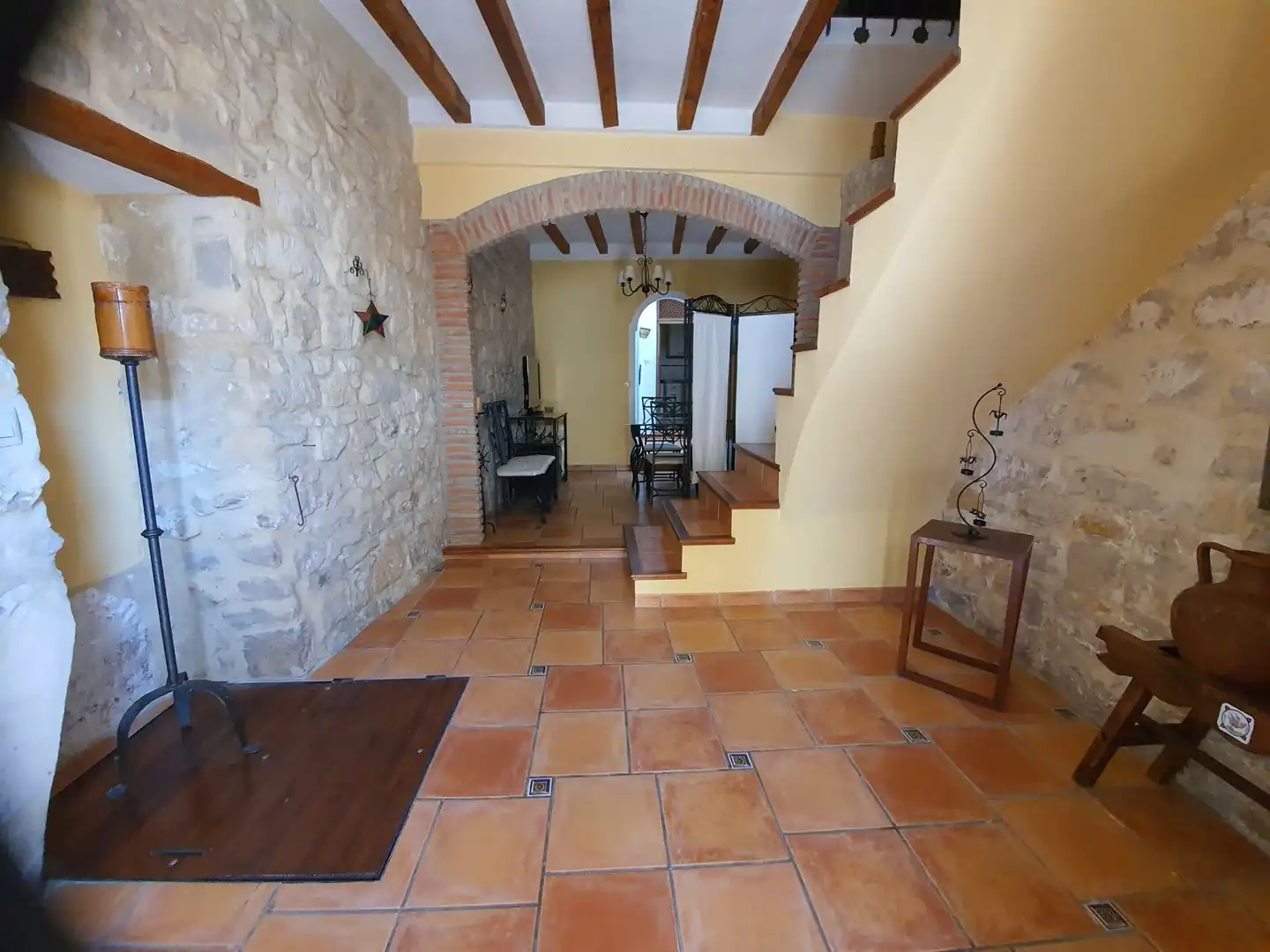 Einfamilien-Reihenhaus zur Miete in Úbeda mit Klimaanlage, Heizung und Terrasse