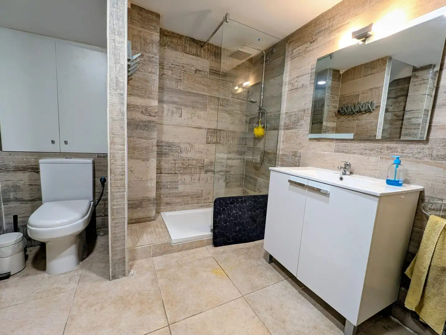 Baño de Casa adosada en venta en Badalona con Parquet, Terraza y Trastero