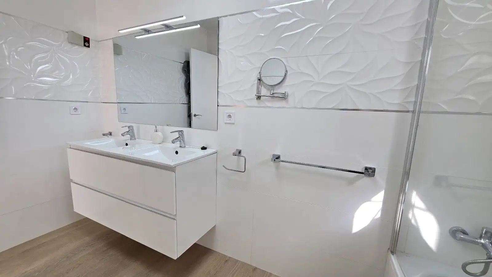 Bany de Casa o xalet en venda en Torremolinos amb Aire condicionat, Terrassa i Traster
