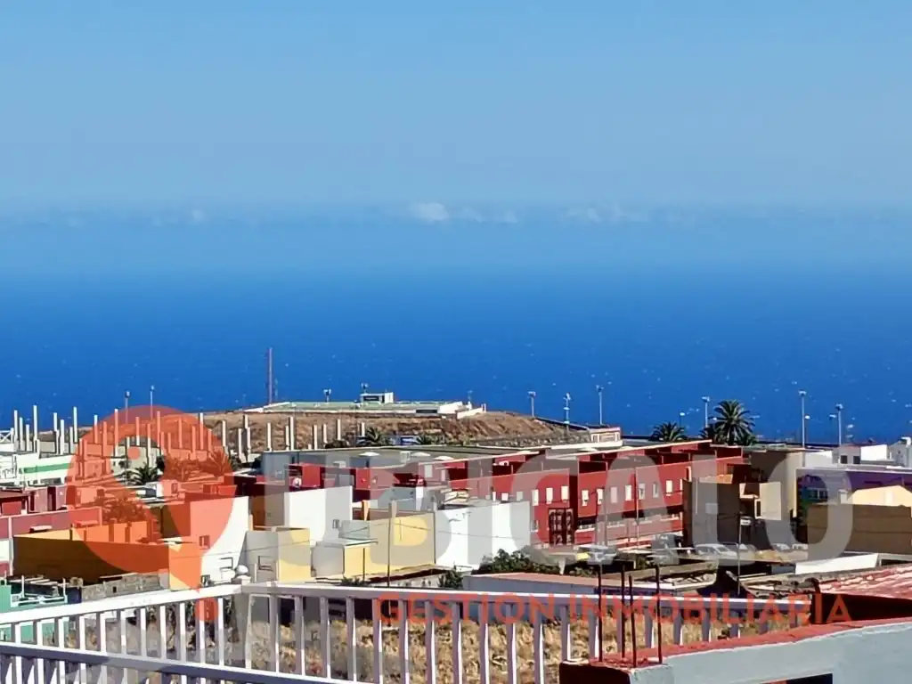Vista exterior de Casa adosada en venda en Santa Cruz de Tenerife amb Terrassa i Traster