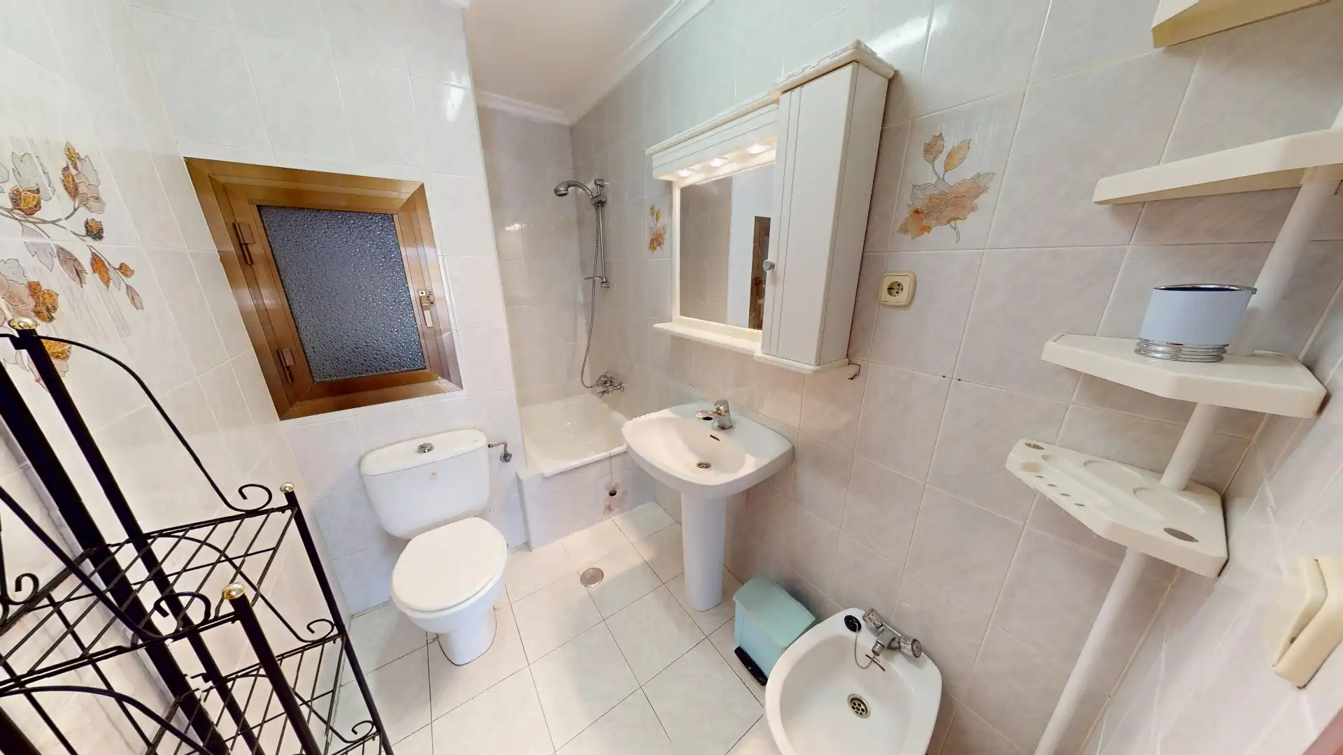Baño de Piso en venta en Alicante / Alacant con Terraza y Balcón