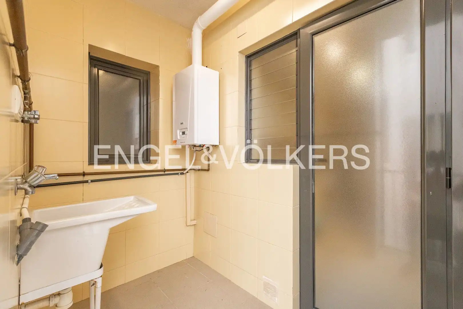 Flat for sale in Sant Cugat del Vallès  with Heating, Private garden and Parquet flooring