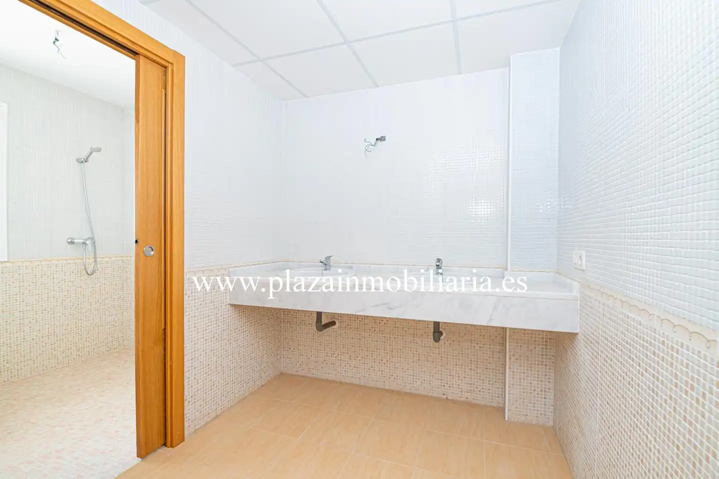 Bathroom of Houses for sale in Lucena  with Terrace, Storage room and Balcony