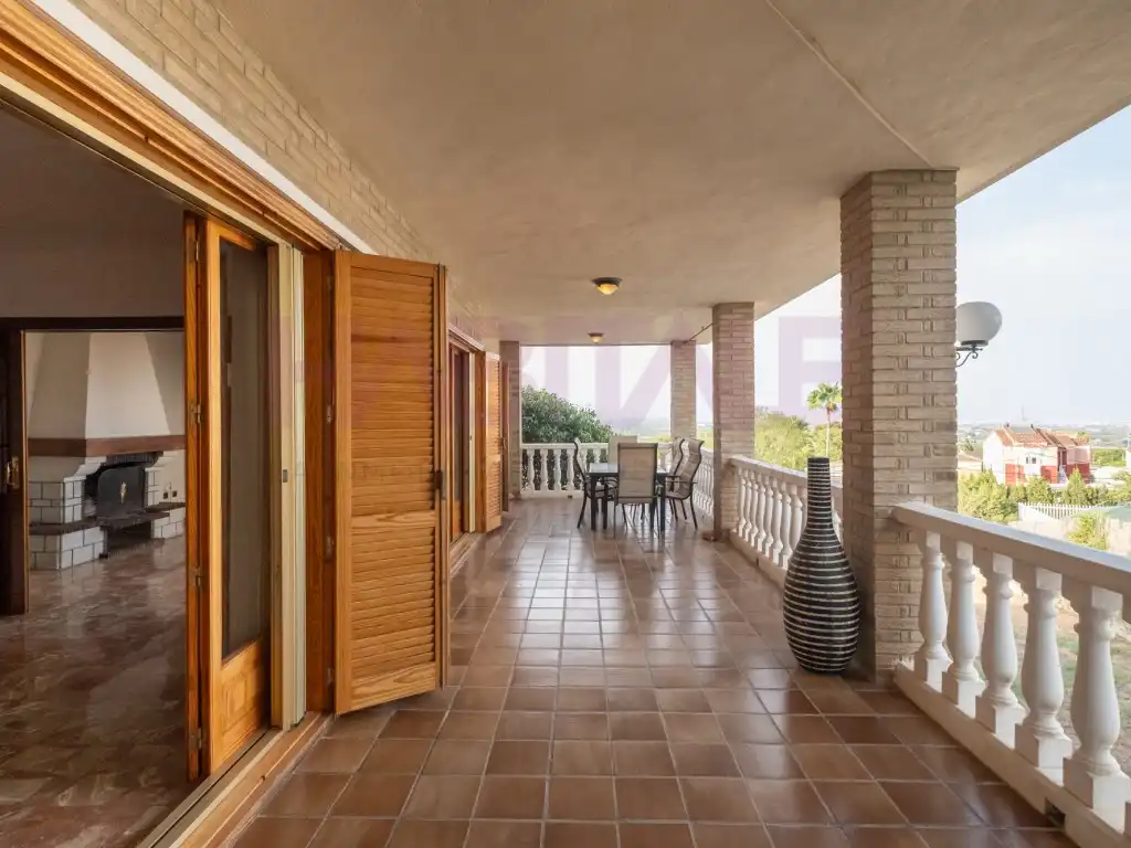 Terrace of Houses for sale in Chiva  with Air Conditioner, Heating and Furnished