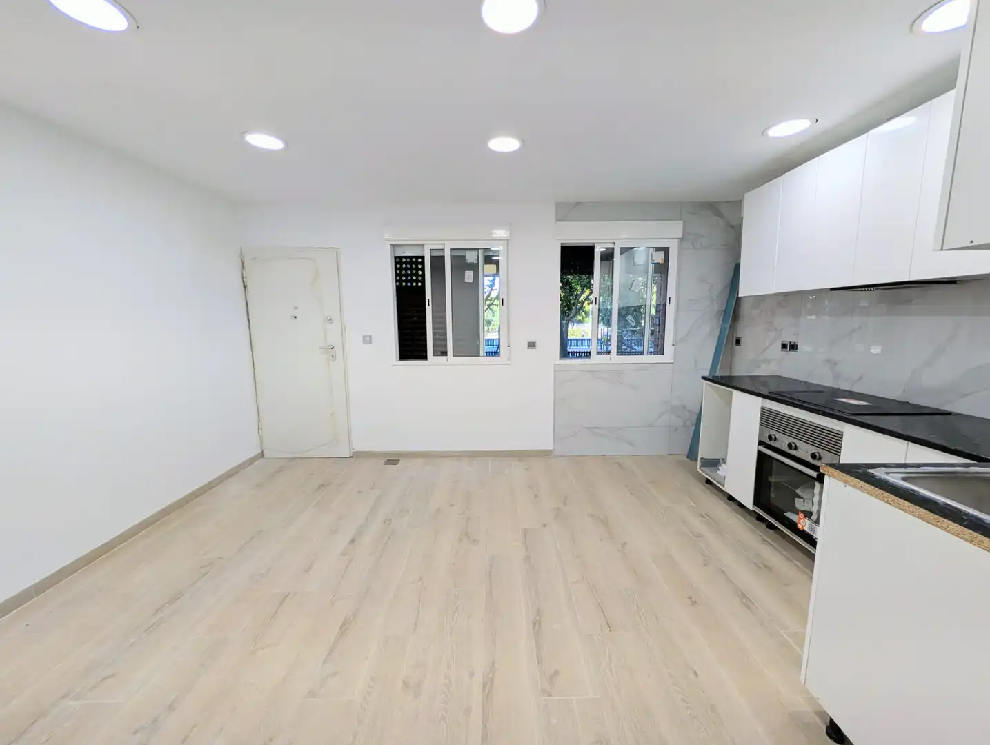 Piso en venta en Badalona con Parquet y Horno